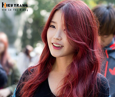 Phong cách với tóc nhuộm màu nâu đỏ cho nàng tự tin xuống phố